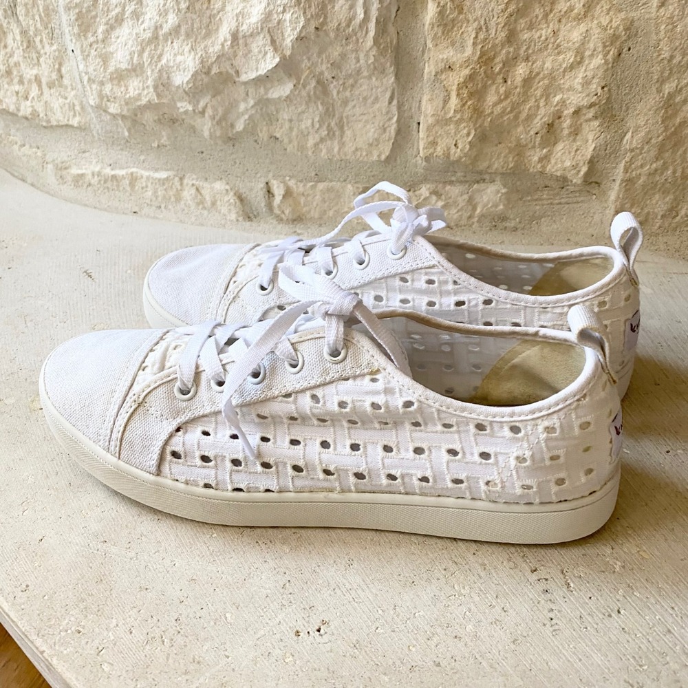 Koolaburra‎ by UGG White Canvas Eyelet Lace Up Sneakers Women's Size 10